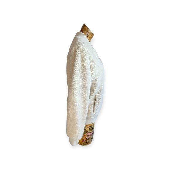 Old Navy cream fuzzy jacket zip front medium - Picture 3 of 8